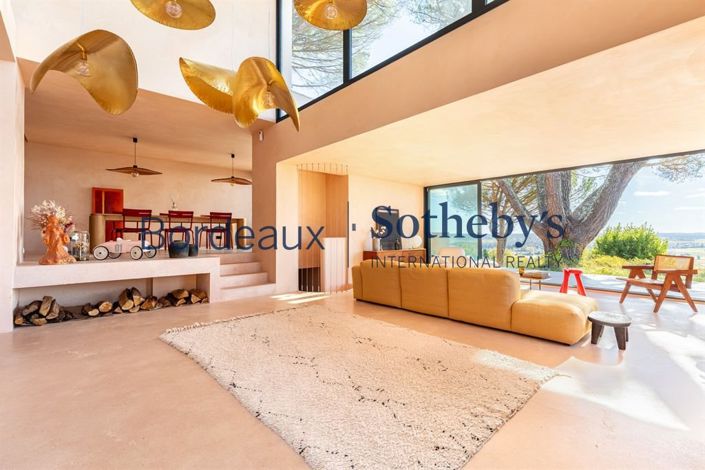Image No.7-5 Bed House for sale