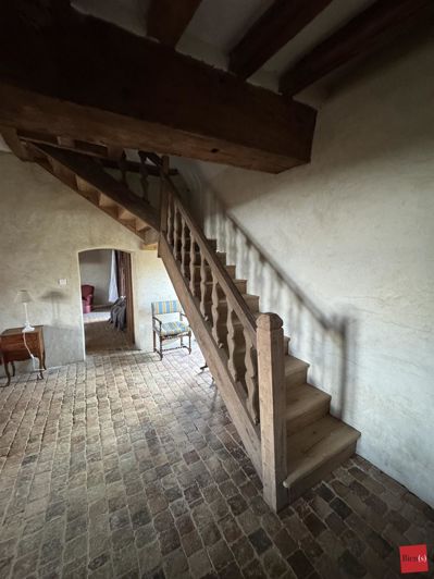 Image No.5-6 Bed Property for sale