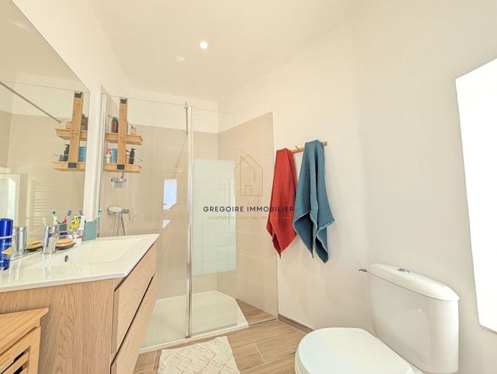 Image No.8-2 Bed House for sale