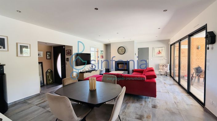 Image No.6-4 Bed House for sale