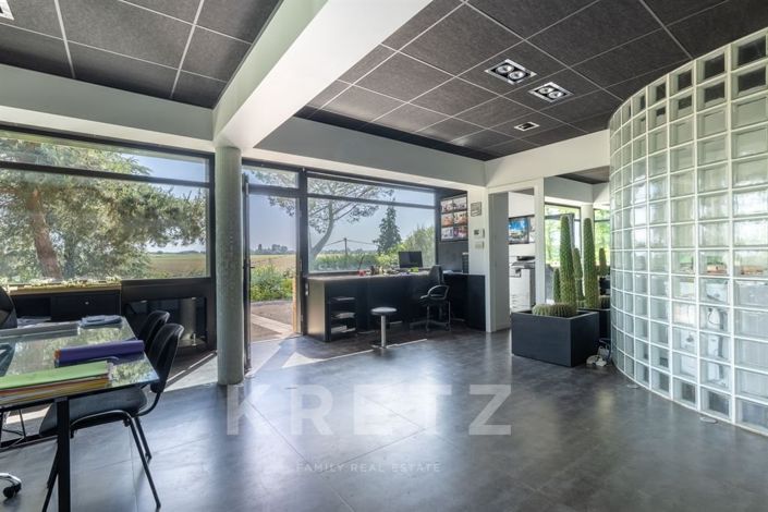 Image No.18-6 Bed House for sale