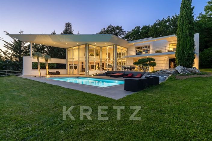 Image No.23-6 Bed House for sale
