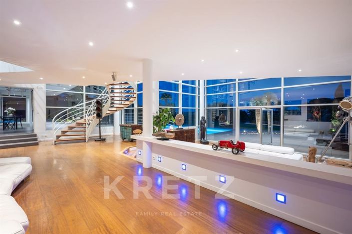 Image No.25-6 Bed House for sale