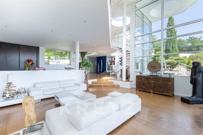 Image No.4-6 Bed House for sale