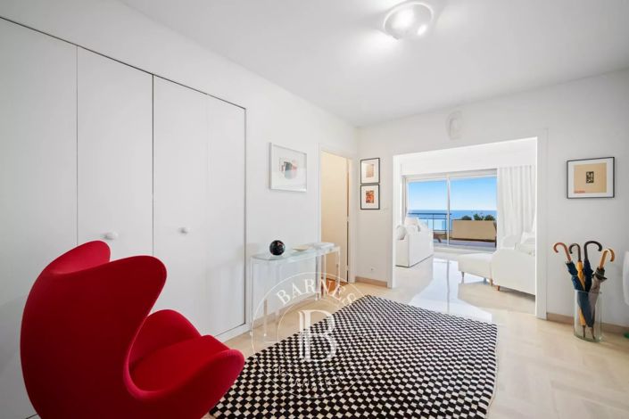 Image No.8-3 Bed Apartment for sale