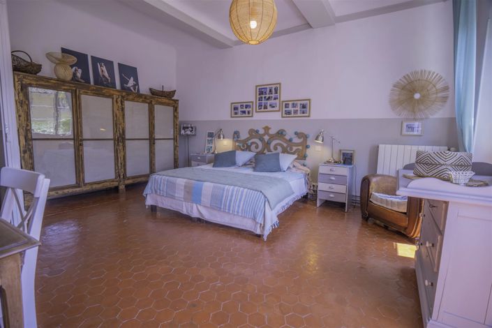 Image No.23-5 Bed House for sale