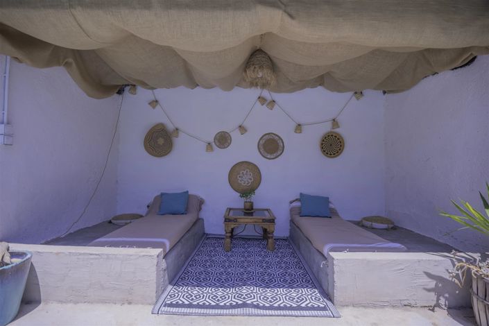Image No.9-5 Bed House for sale