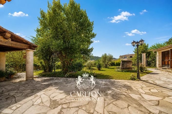 Image No.5-8 Bed House for sale