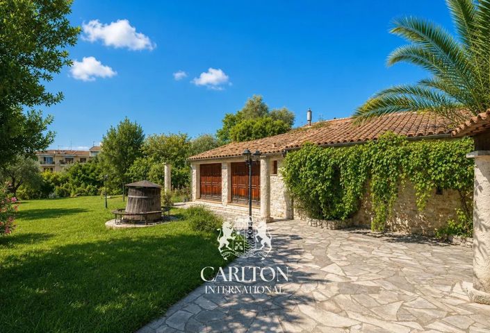 Image No.8-8 Bed House for sale