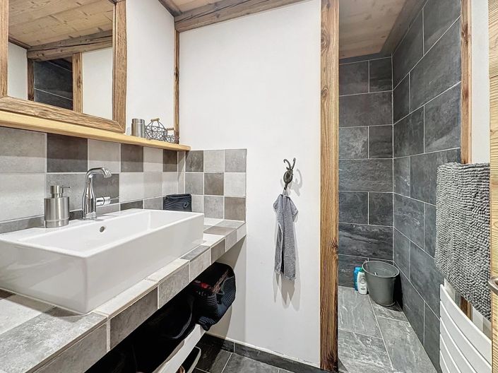 Image No.16-5 Bed House for sale
