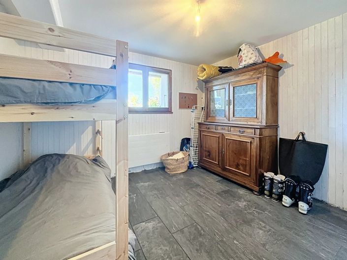 Image No.17-5 Bed House for sale