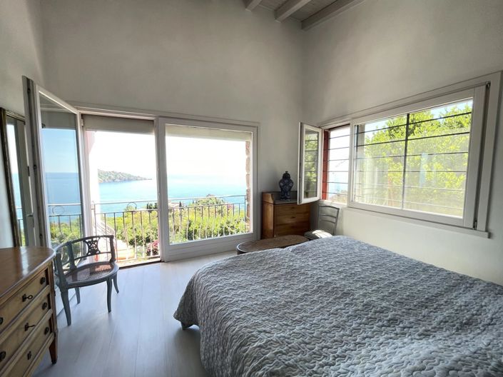 Image No.17-4 Bed House for sale