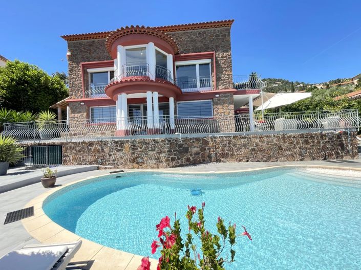 Image No.2-4 Bed House for sale