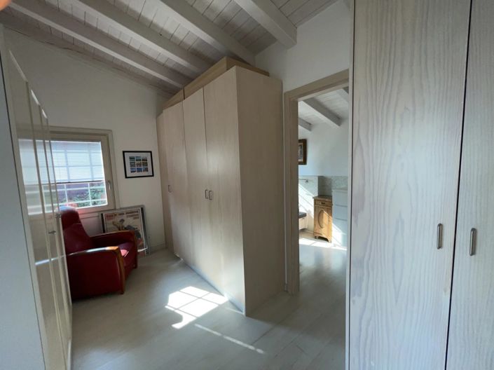 Image No.20-4 Bed House for sale