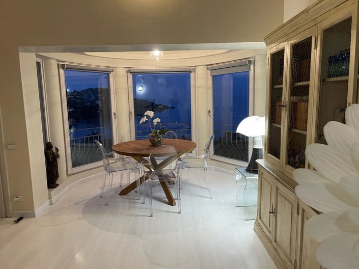 Image No.34-4 Bed House for sale
