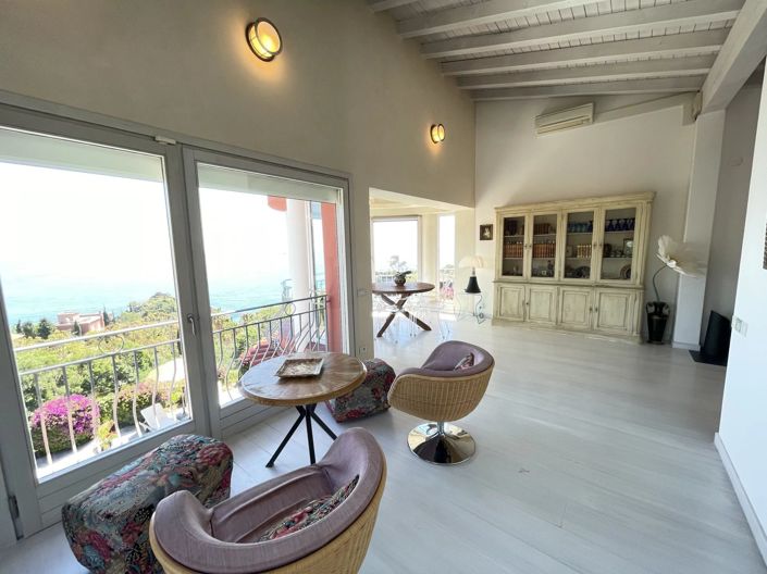 Image No.9-4 Bed House for sale