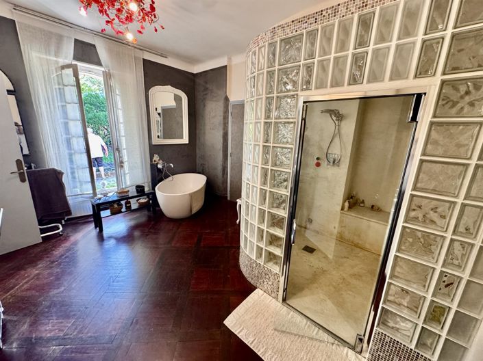 Image No.18-5 Bed House for sale