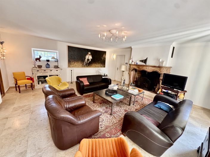 Image No.6-5 Bed House for sale