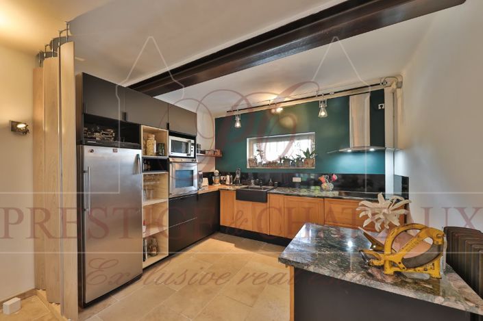 Image No.7-5 Bed House for sale