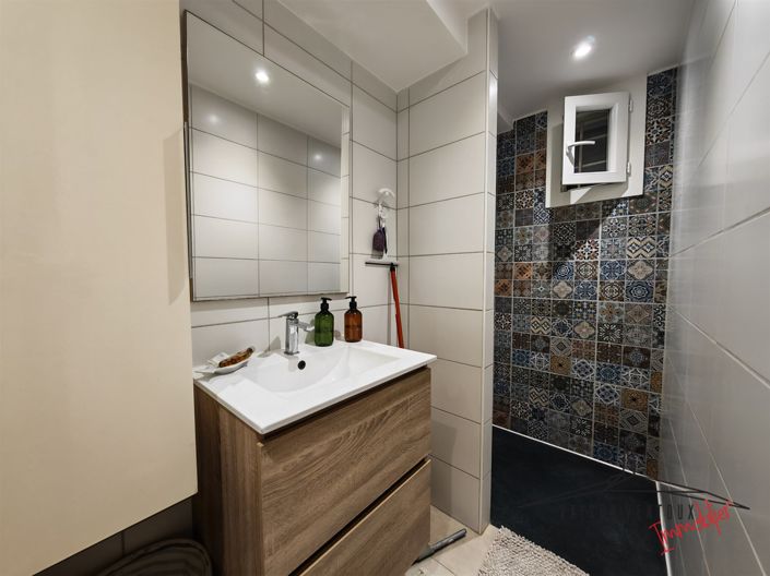 Image No.21-4 Bed House for sale