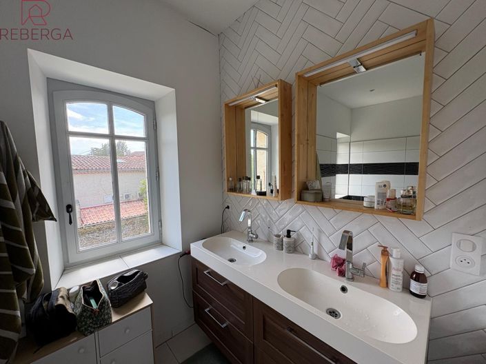 Image No.18-4 Bed House for sale