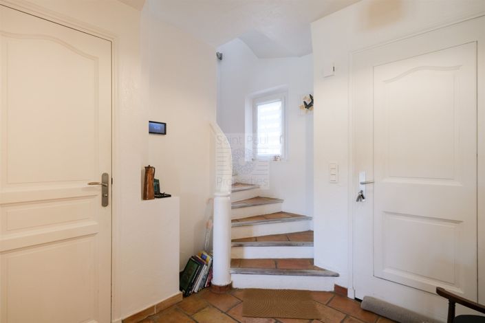 Image No.10-3 Bed House for sale