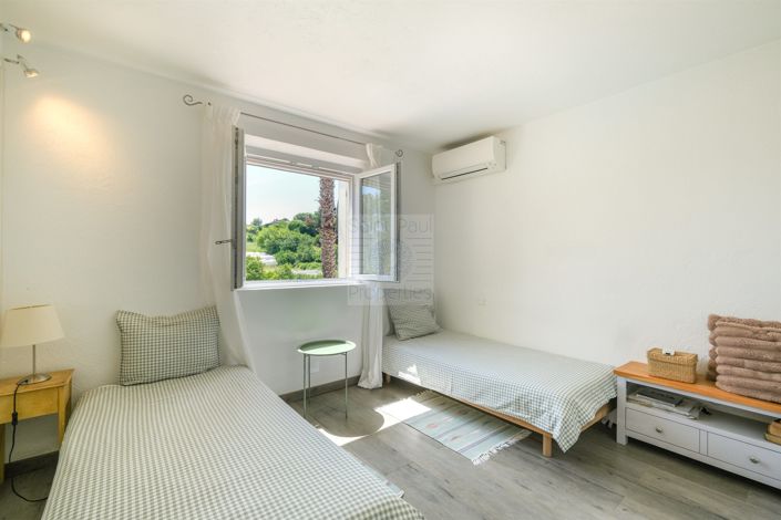 Image No.12-3 Bed House for sale