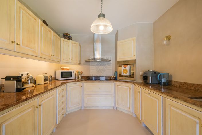 Image No.13-3 Bed House for sale