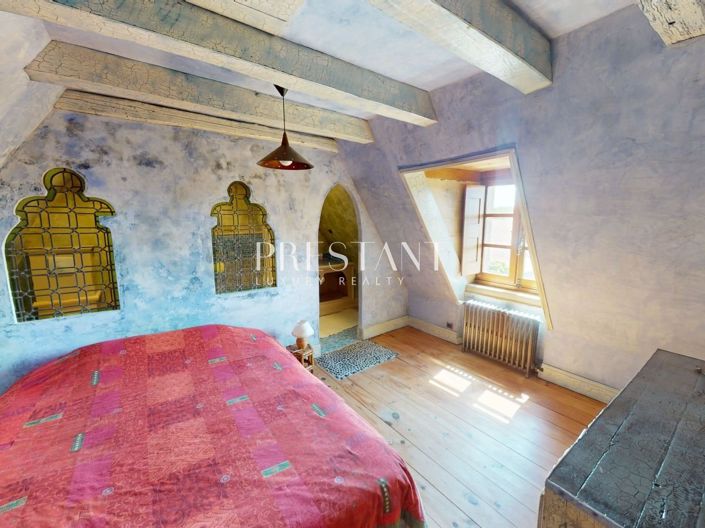 Image No.16-7 Bed Property for sale
