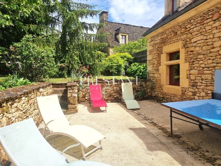 Image No.18-7 Bed Property for sale