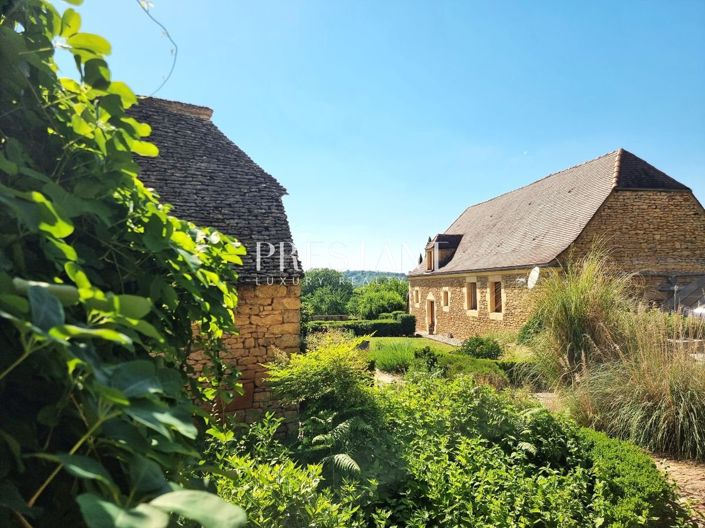 Image No.5-7 Bed Property for sale