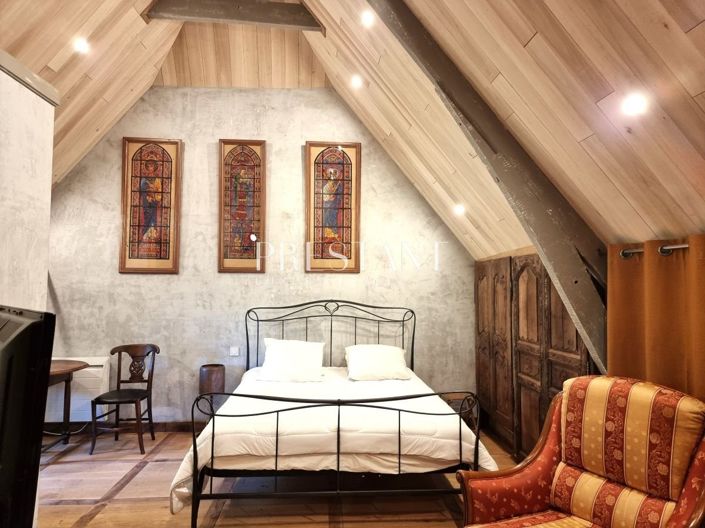 Image No.7-7 Bed Property for sale