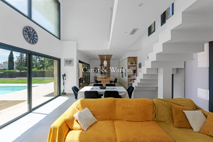 Image No.3-6 Bed House for sale