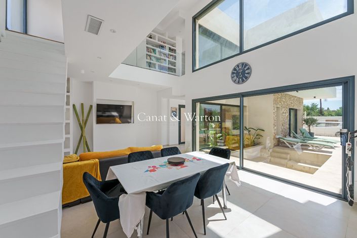 Image No.5-6 Bed House for sale