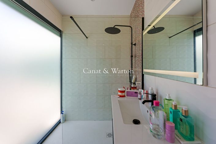Image No.9-6 Bed House for sale