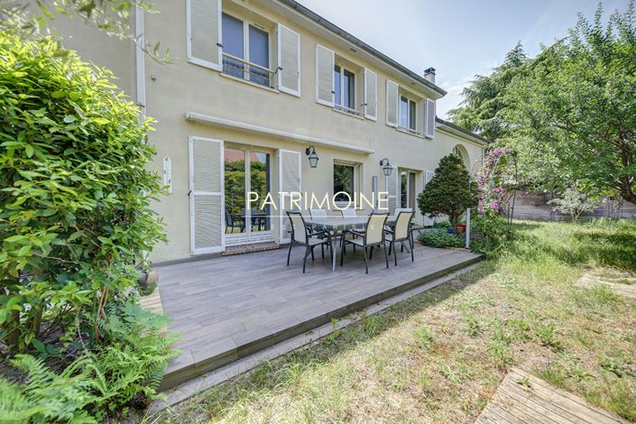 Image No.2-Propriété de 6 chambres à vendre à Le Vésinet