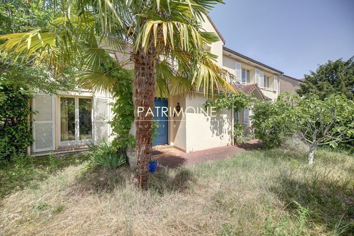 Image No.11-6 Bed Property for sale