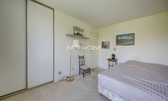 Image No.13-6 Bed Property for sale