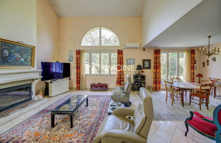Image No.4-6 Bed Property for sale