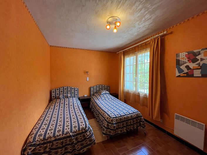 Image No.17-4 Bed House for sale