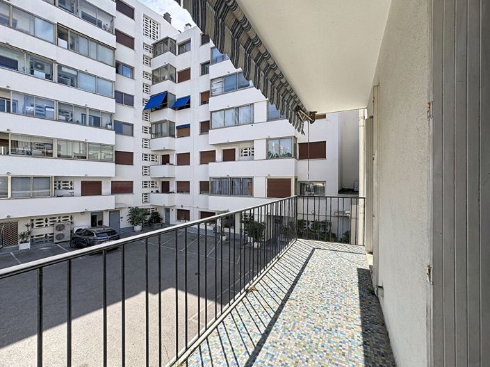 Image No.10-1 Bed Apartment for sale