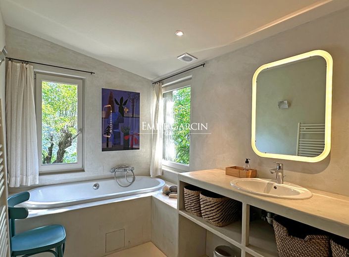 Image No.11-5 Bed House for sale