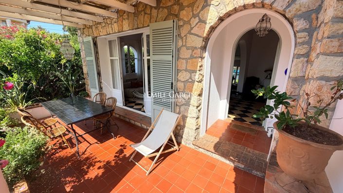 Image No.2-4 Bed House for sale