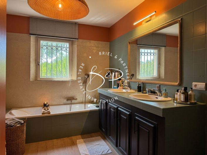 Image No.16-4 Bed House for sale