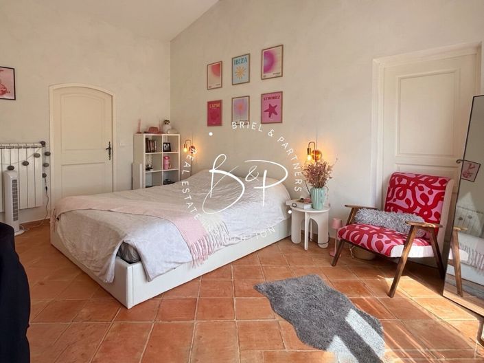 Image No.18-4 Bed House for sale