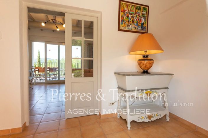 Image No.3-5 Bed House for sale