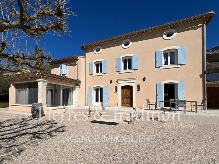 Image No.2-Maison de 7 chambres à vendre à Rustrel