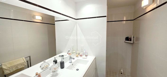 Image No.9-2 Bed House for sale