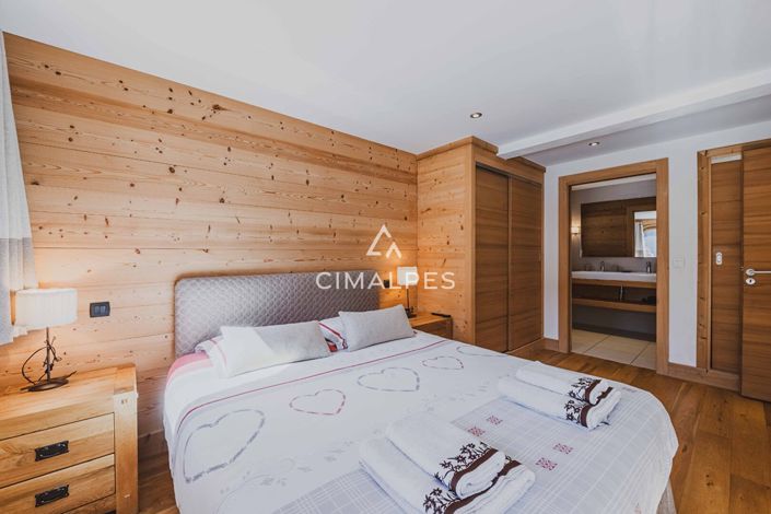 Image No.9-4 Bed House for sale