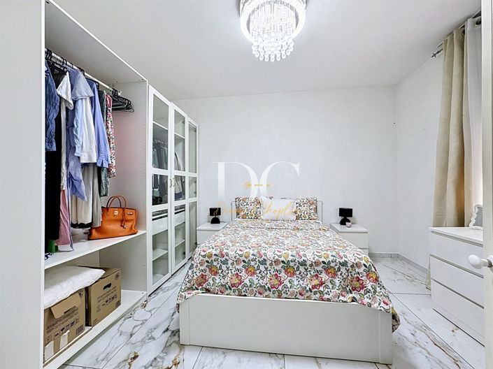Image No.15-3 Bed House for sale